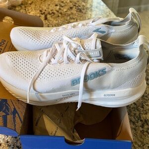 Brooks Glycerin 22 White Sneakers